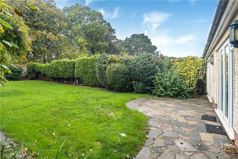 4 bedroom bungalow, The Greenway, Ickenham UB10 - Let Agreed