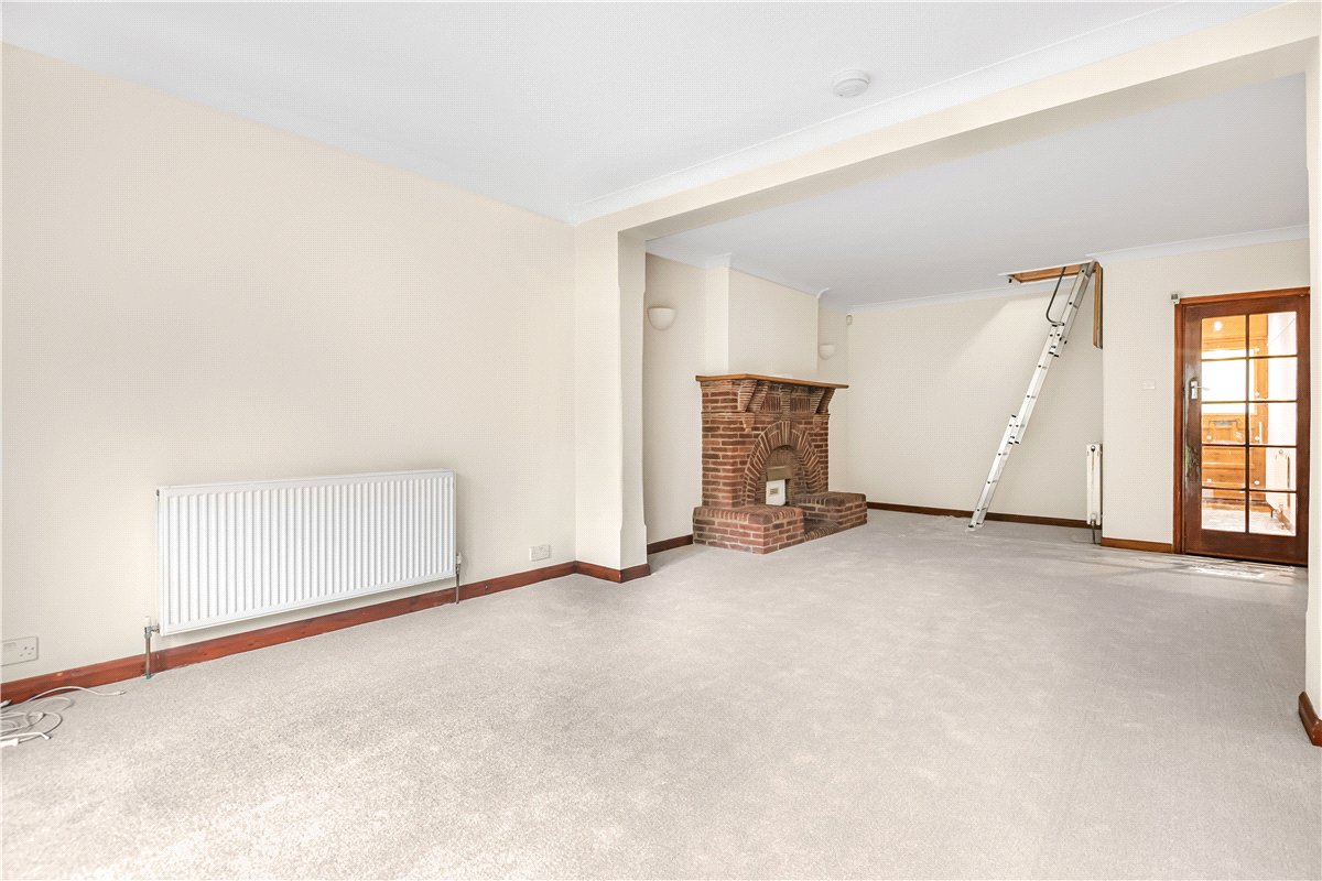 4 bedroom bungalow, The Greenway, Ickenham UB10 - Let Agreed