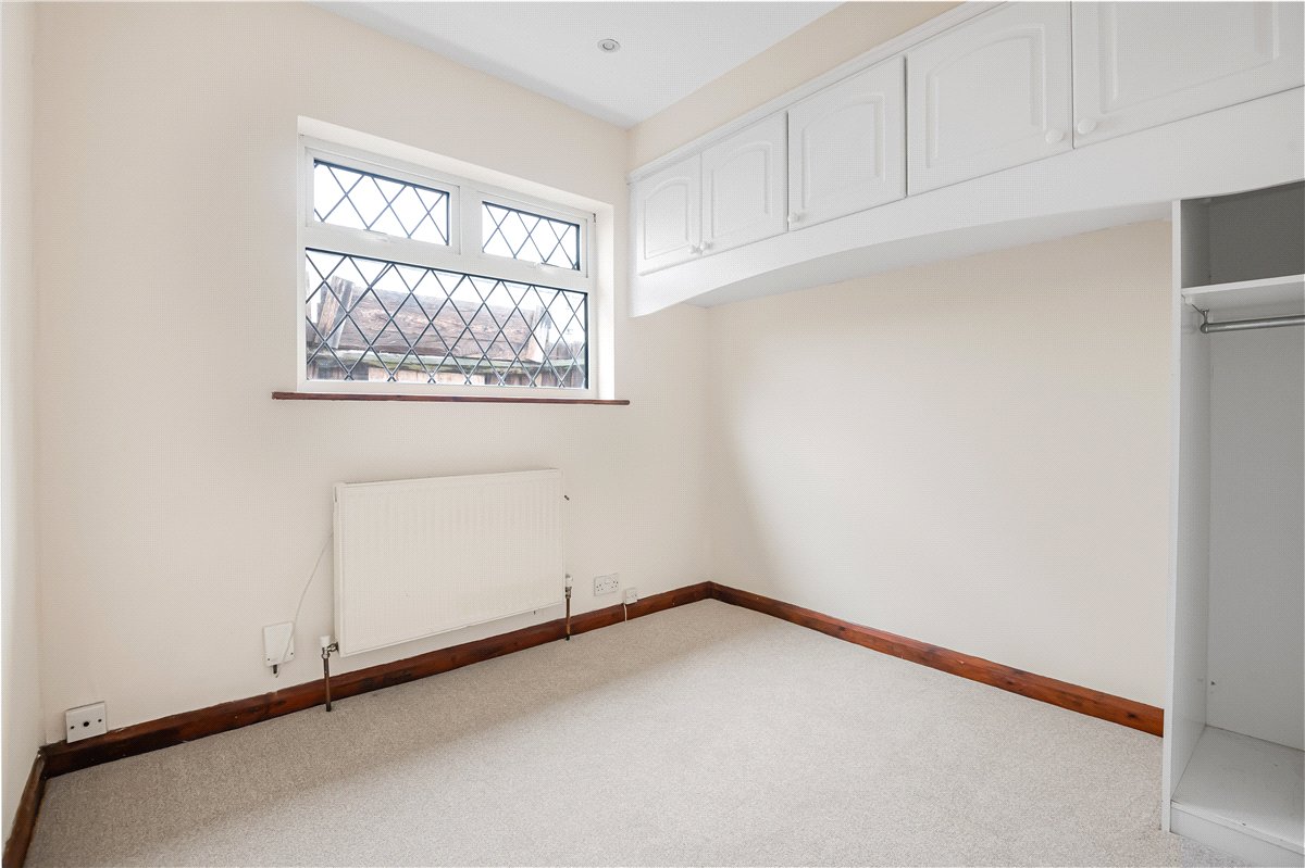 4 bedroom bungalow, The Greenway, Ickenham UB10 - Let Agreed