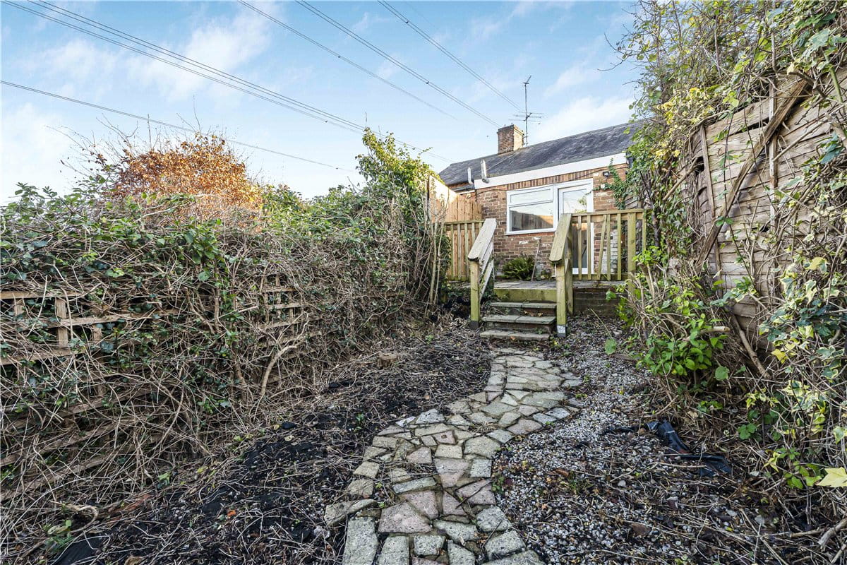 2 bedroom house, Ellesborough Road, Wendover HP22 - Available