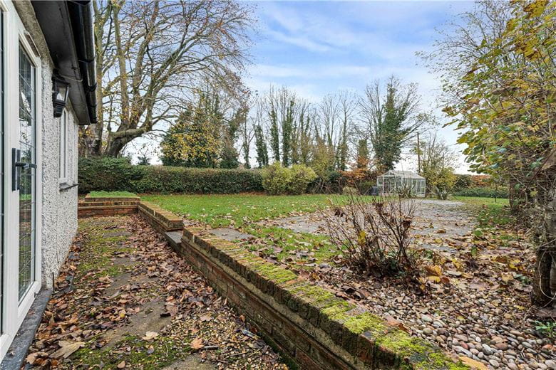 4 bedroom house, Frith Hill, South Heath HP16 - Available