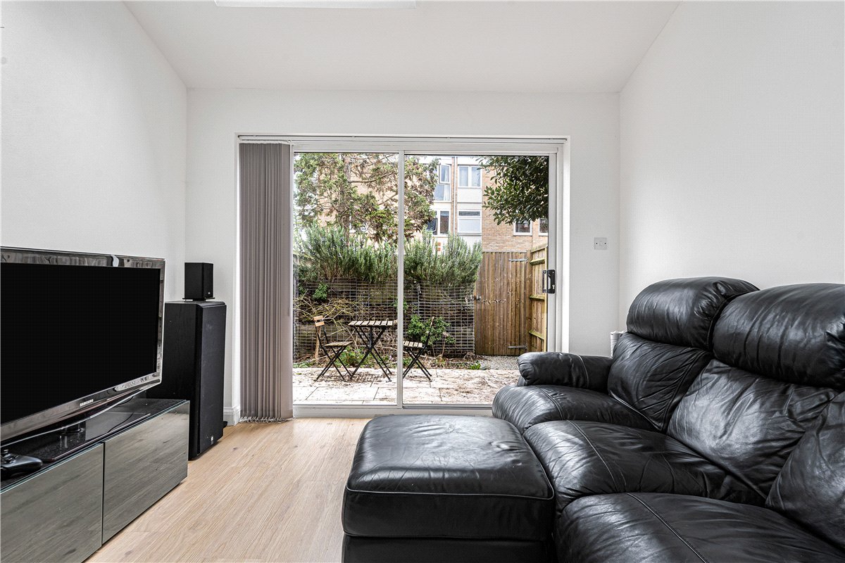 1 bedroom flat, Harefields, Oxford OX2 - Let Agreed