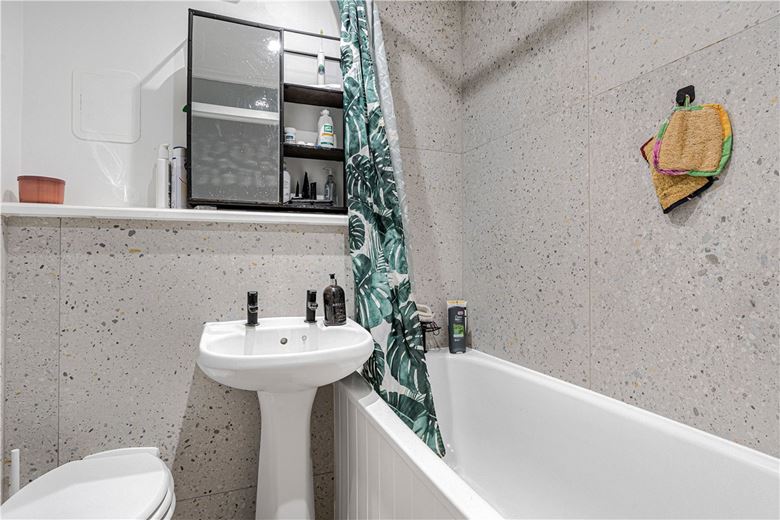 1 bedroom flat, Harefields, Oxford OX2 - Let Agreed