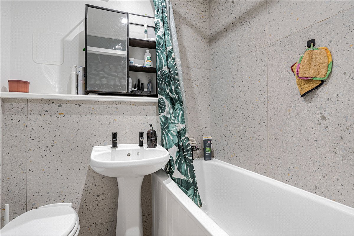 1 bedroom flat, Harefields, Oxford OX2 - Let Agreed