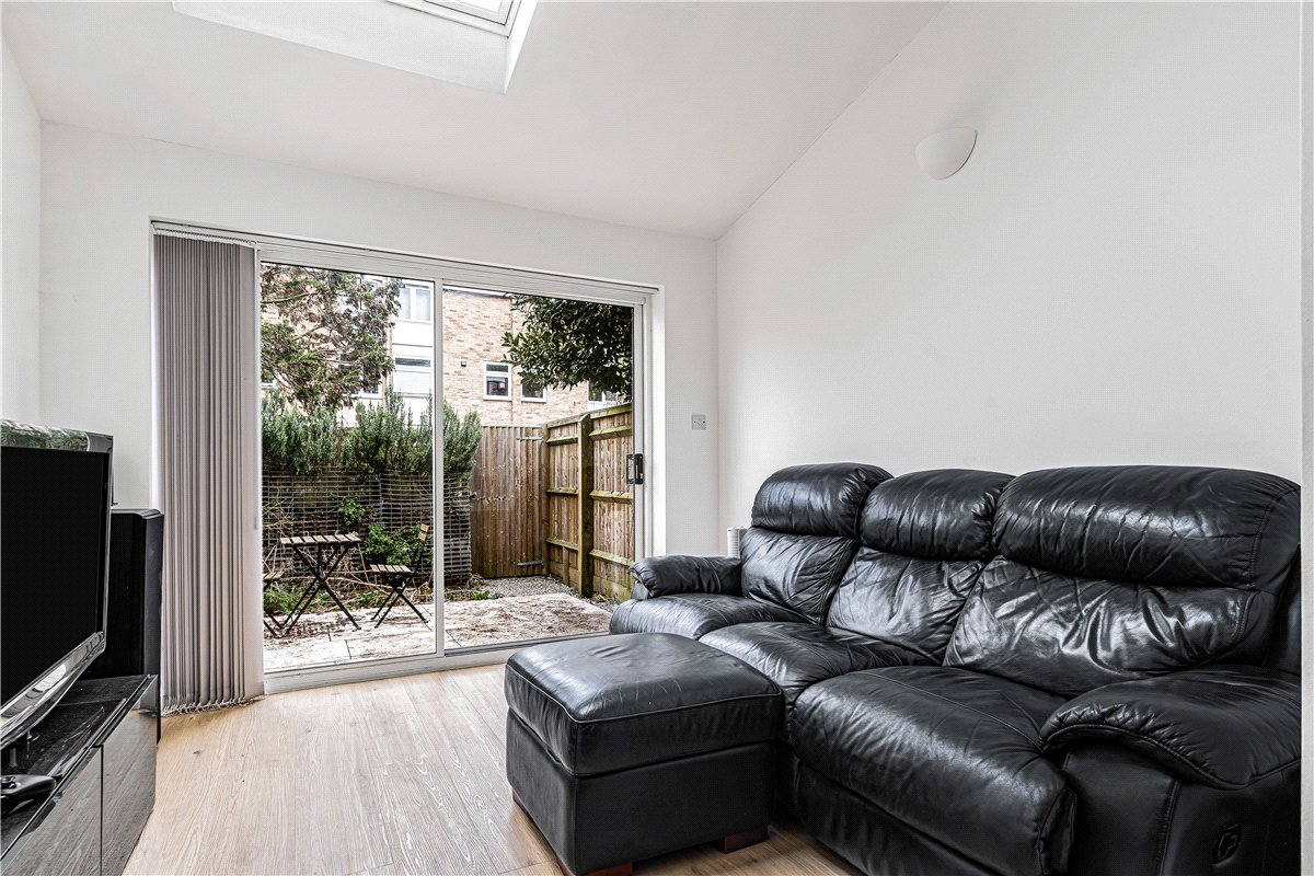 1 bedroom flat, Harefields, Oxford OX2 - Let Agreed