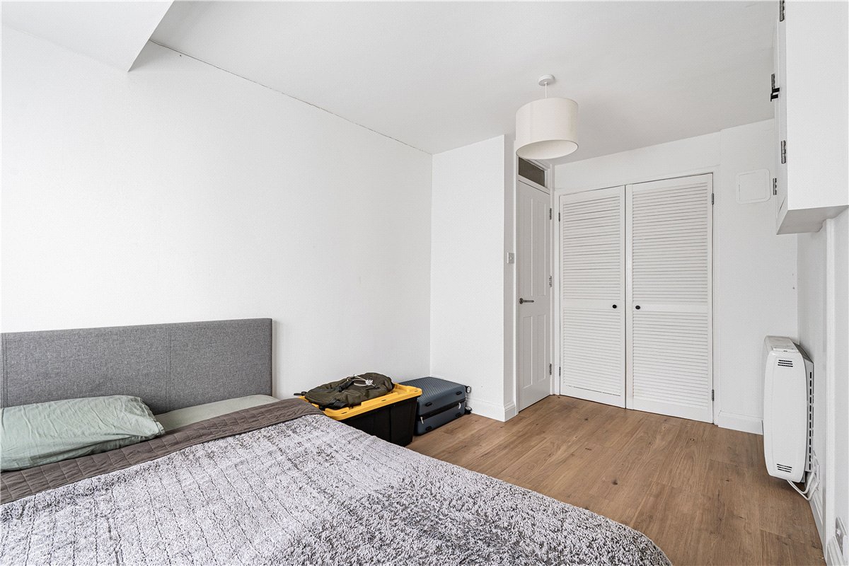 1 bedroom flat, Harefields, Oxford OX2 - Let Agreed