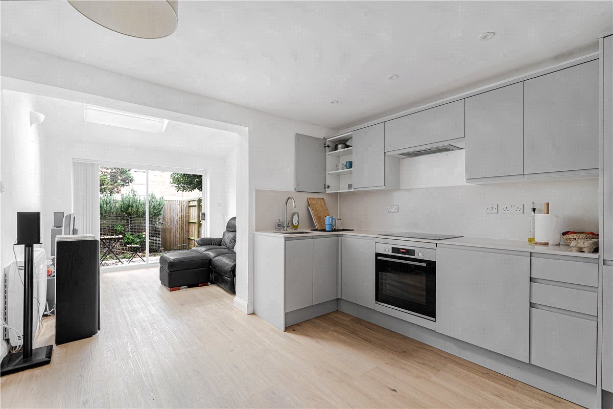 1 bedroom flat, Harefields, Oxford OX2 - Let Agreed