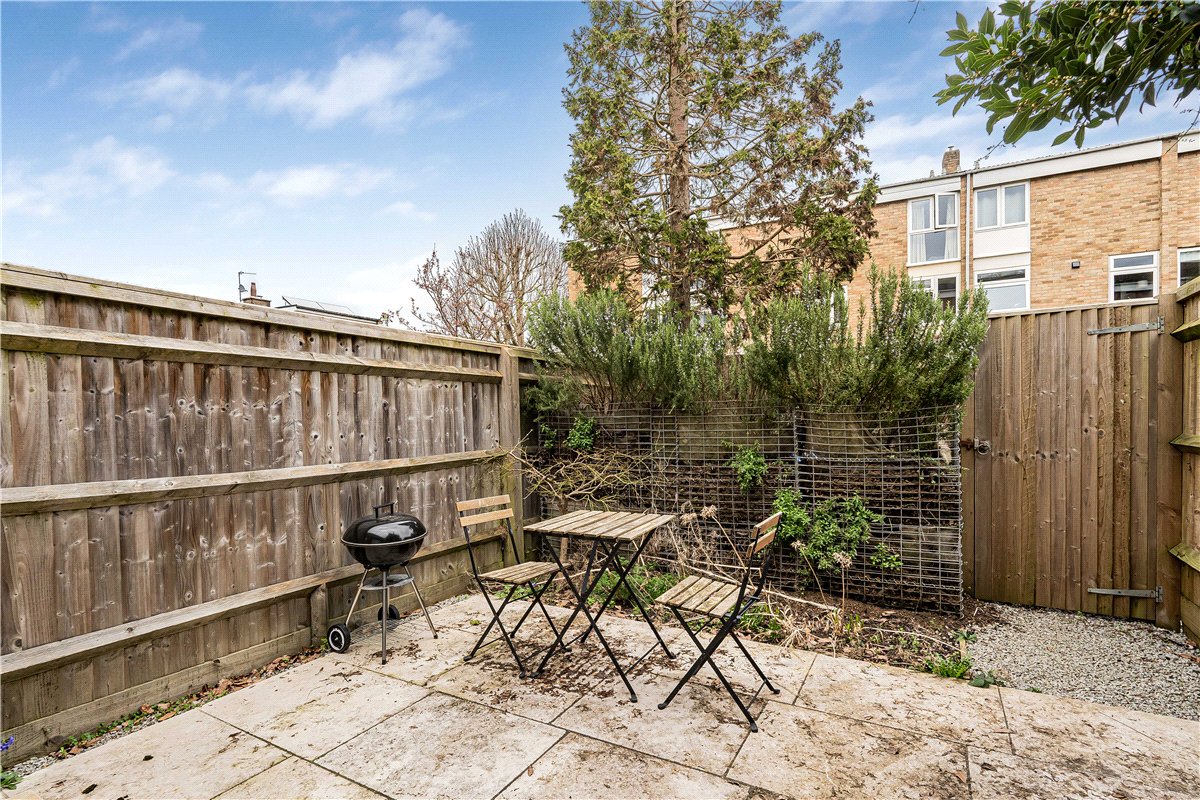 1 bedroom flat, Harefields, Oxford OX2 - Let Agreed