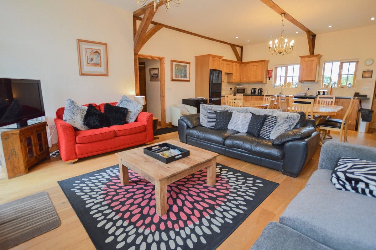 68.5 acres House, Lew, Bampton OX18 - Available