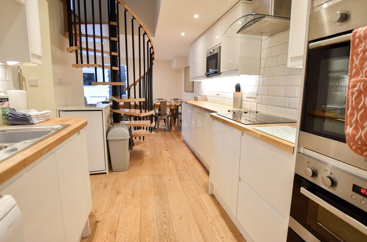 68.5 acres House, Lew, Bampton OX18 - Available