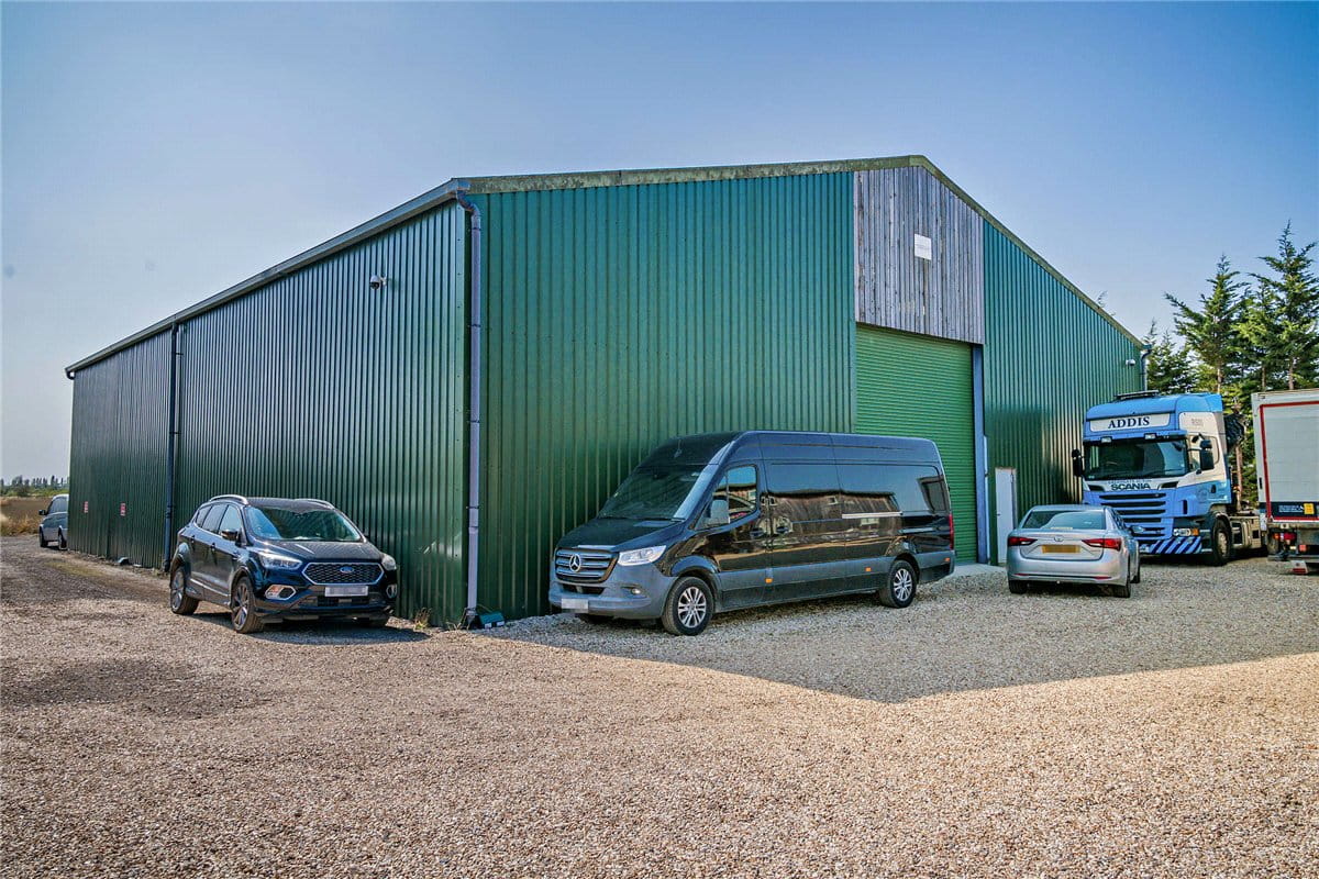  bedroom , Kings Lane, Longcot SN7 - Available