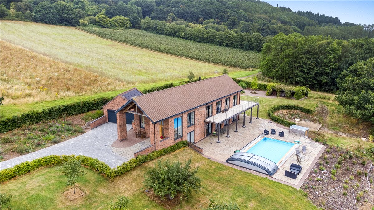 3 acres House, Stourport Road, Great Witley WR6 - Available