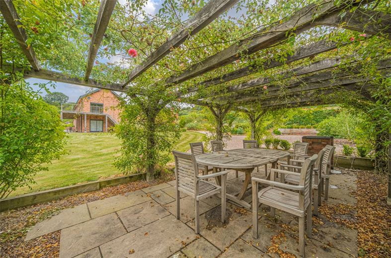 3 acres House, Stourport Road, Great Witley WR6 - Available