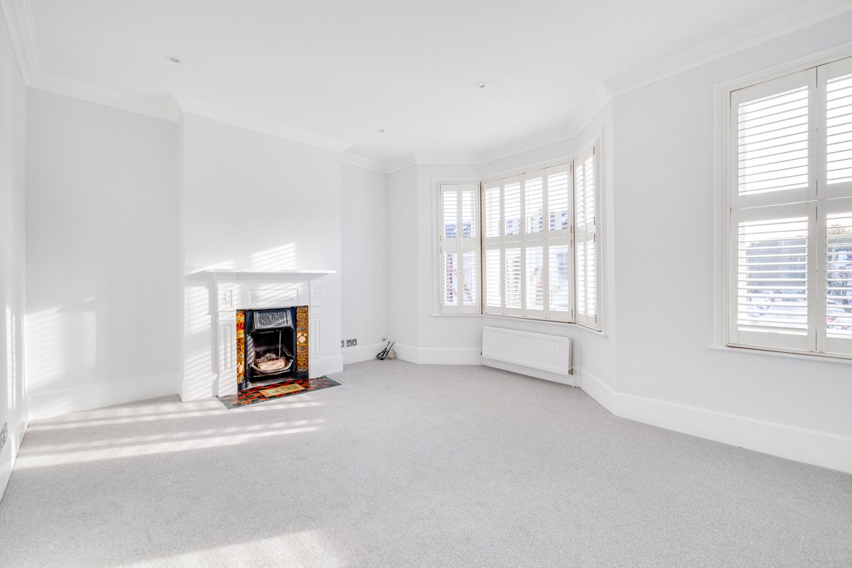 2 bedroom flat, Edgarley Terrace, London SW6 - Let Agreed