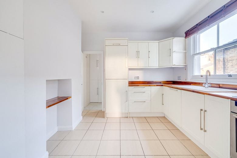 2 bedroom flat, Edgarley Terrace, London SW6 - Let Agreed
