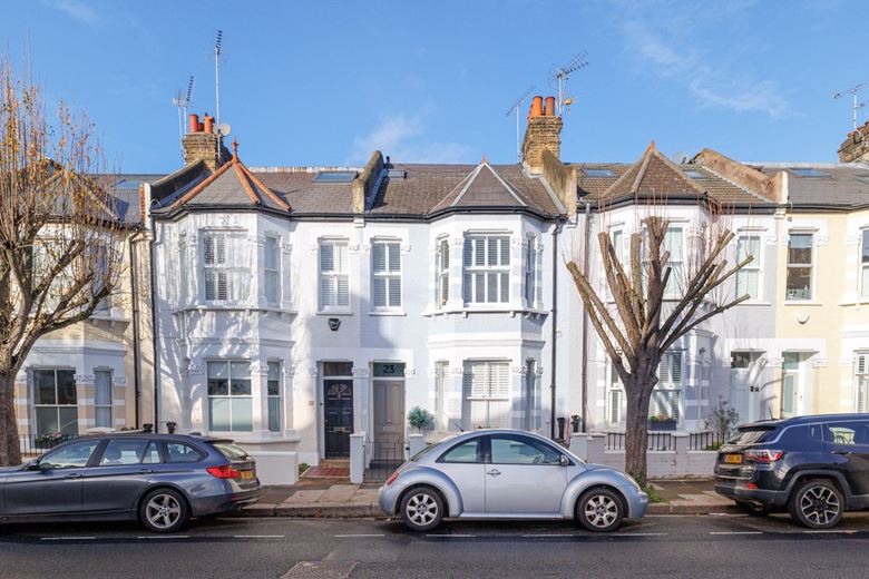 2 bedroom flat, Edgarley Terrace, London SW6 - Let Agreed