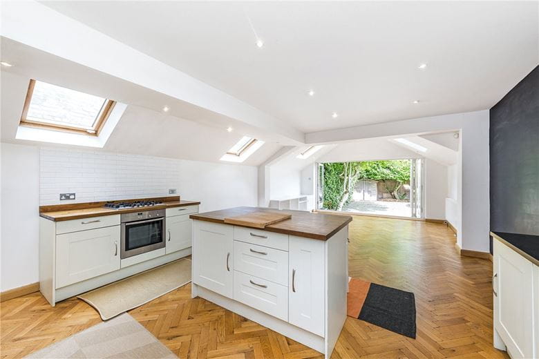 4 bedroom house, Langthorne Street, London SW6 - Available