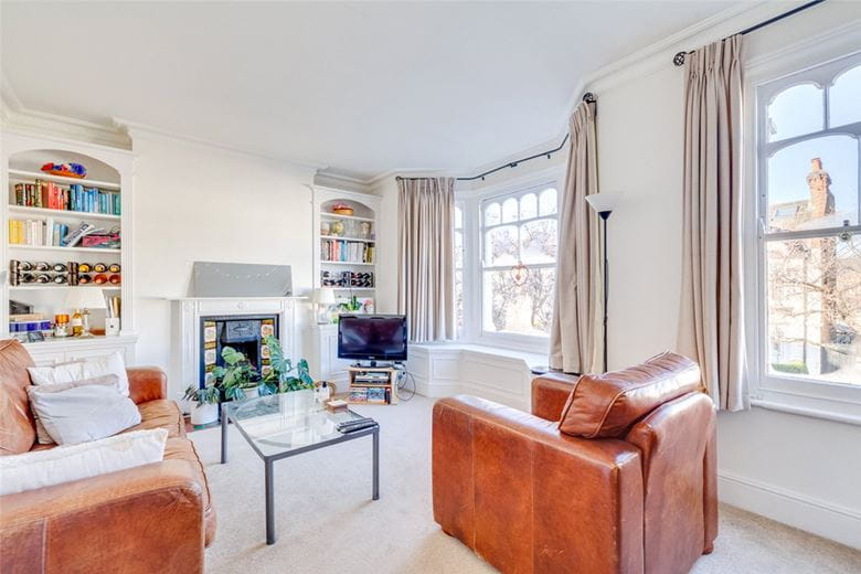 3 bedroom flat, Harbord Street, London SW6