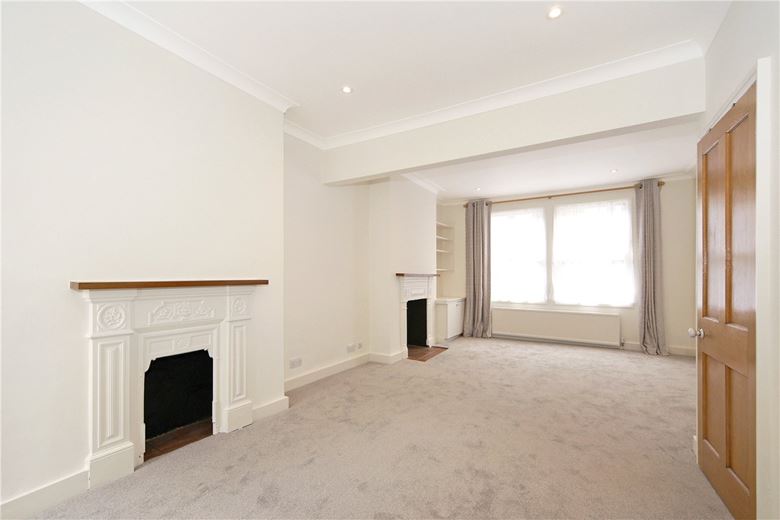 3 bedroom house, Holyport Road, London SW6 - Available