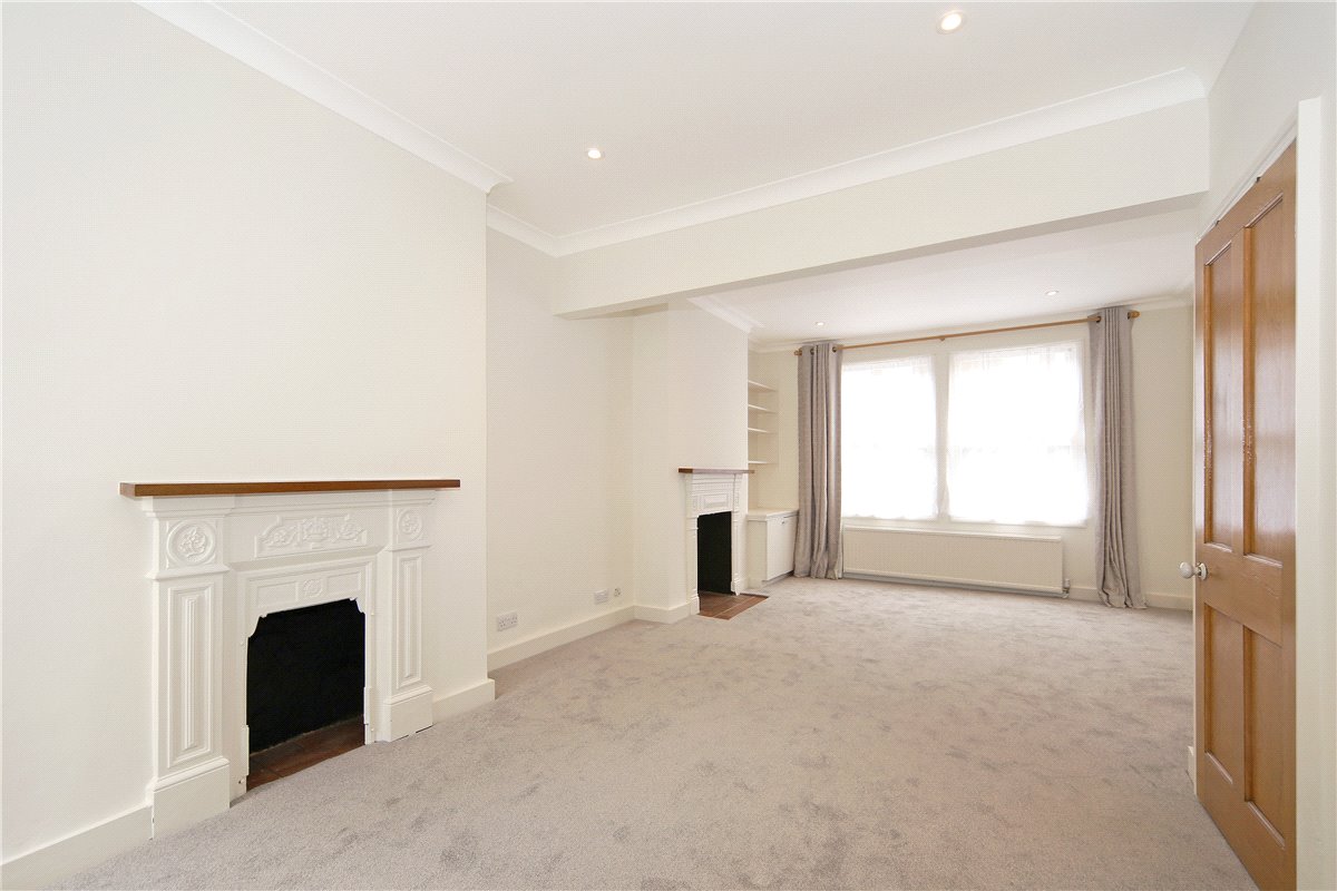 3 bedroom house, Holyport Road, London SW6 - Available