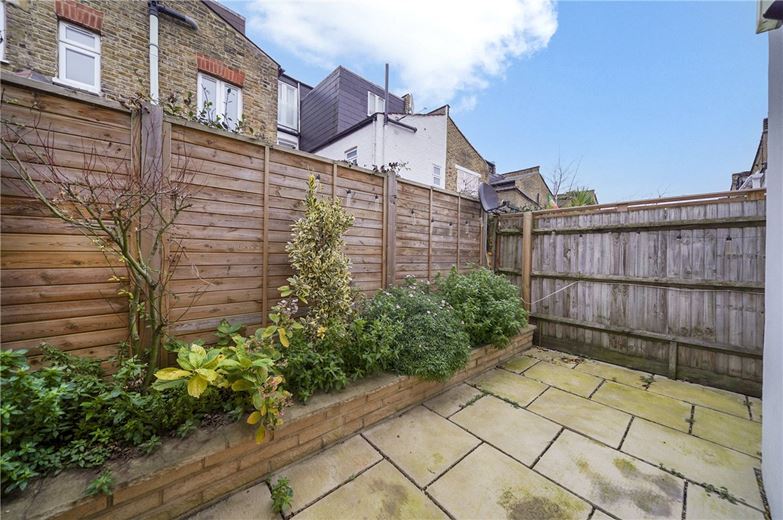 3 bedroom house, Holyport Road, London SW6 - Available