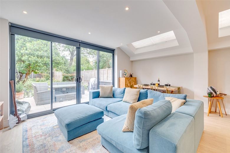 2 bedroom flat, Niton Street, Bishops Park SW6 - Let Agreed