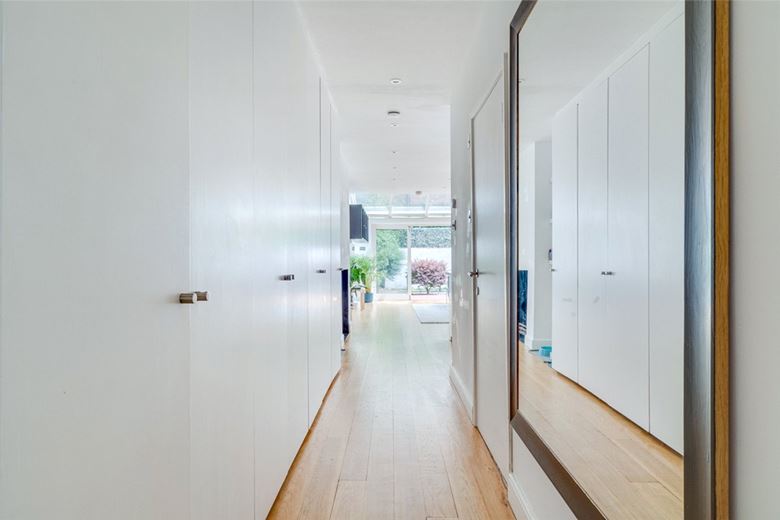 2 bedroom flat, Woodlawn Road, London SW6