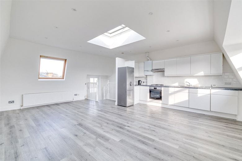 2 bedroom flat, New Kings Road, London SW6 - Let Agreed
