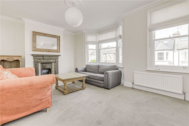 2 bedroom flat, Langthorne Street, London SW6 - Let Agreed