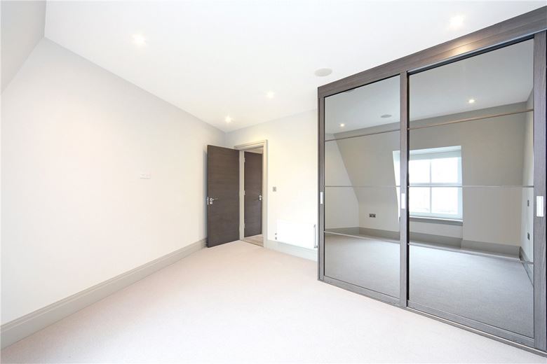 1 bedroom flat, Grayton House, 498-504 Fulham Road SW6 - Available