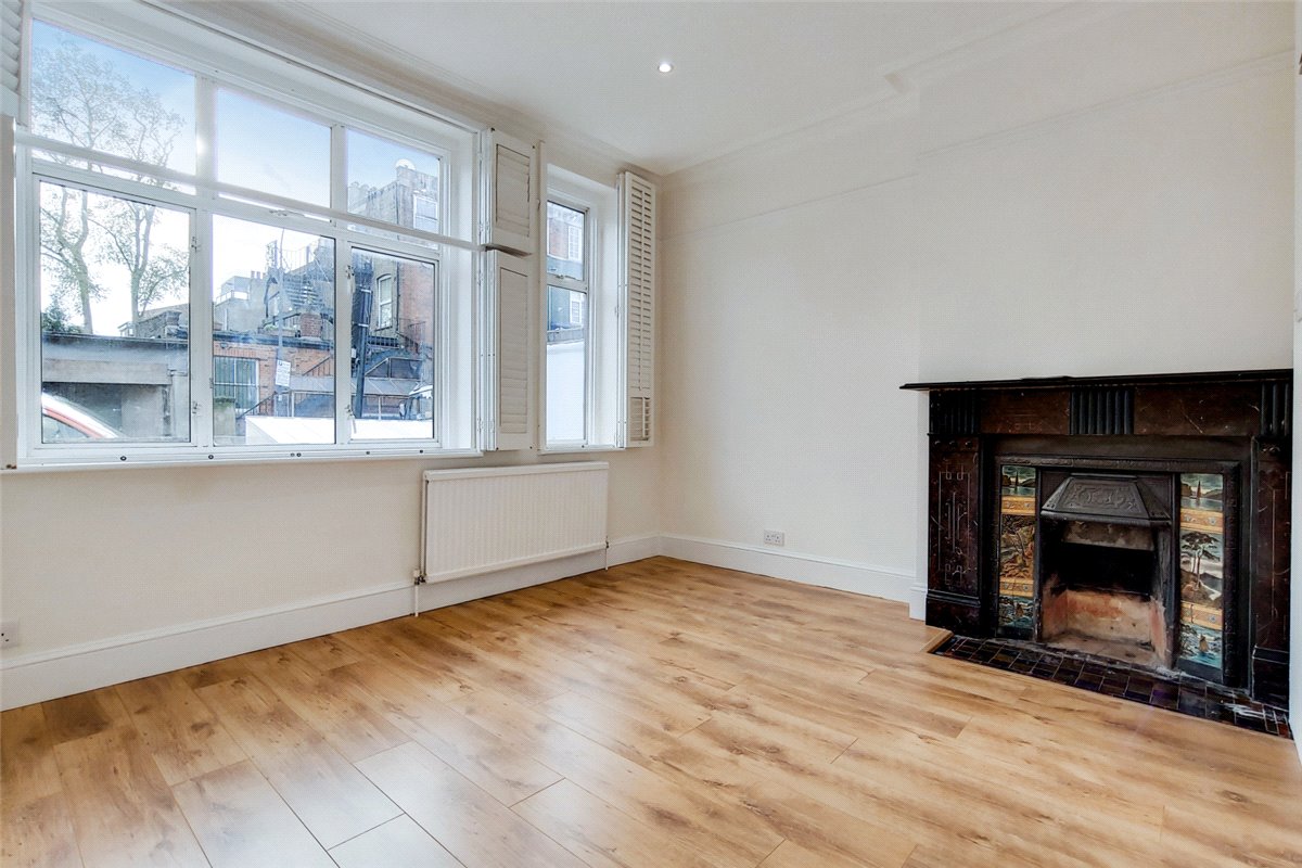 2 bedroom flat, Sedlescombe Road, London SW6 - Let Agreed