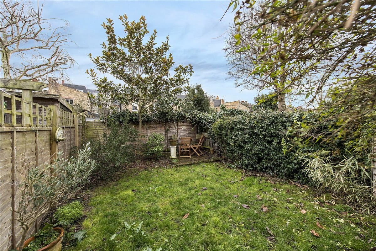 3 bedroom maisonette, Niton Street, London SW6