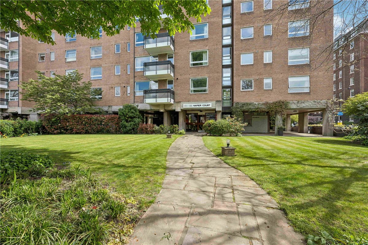 3 bedroom flat, Napier Court, Ranelagh Gardens SW6 - Available