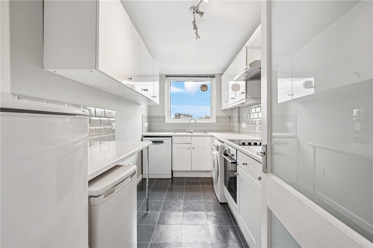 3 bedroom flat, Napier Court, Ranelagh Gardens SW6 - Available