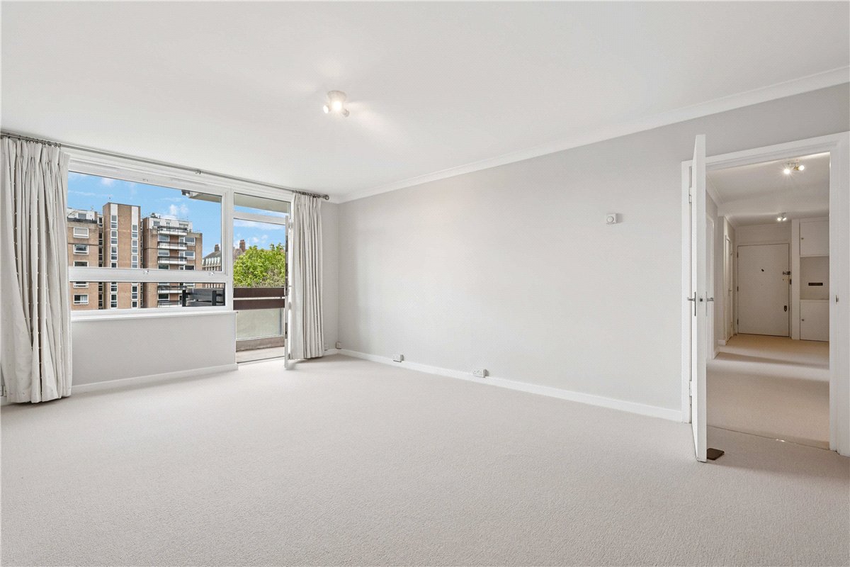 3 bedroom flat, Napier Court, Ranelagh Gardens SW6 - Available