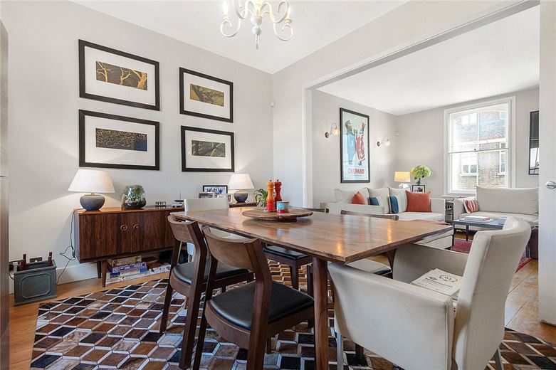 4 bedroom flat, Parsons Green Lane, London SW6 - Let Agreed
