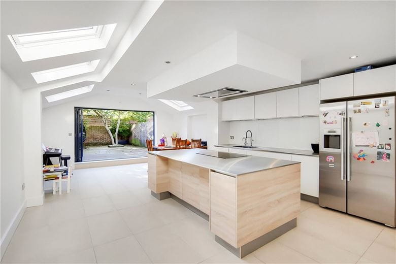 4 bedroom house, Chaldon Road, London SW6 - Let Agreed