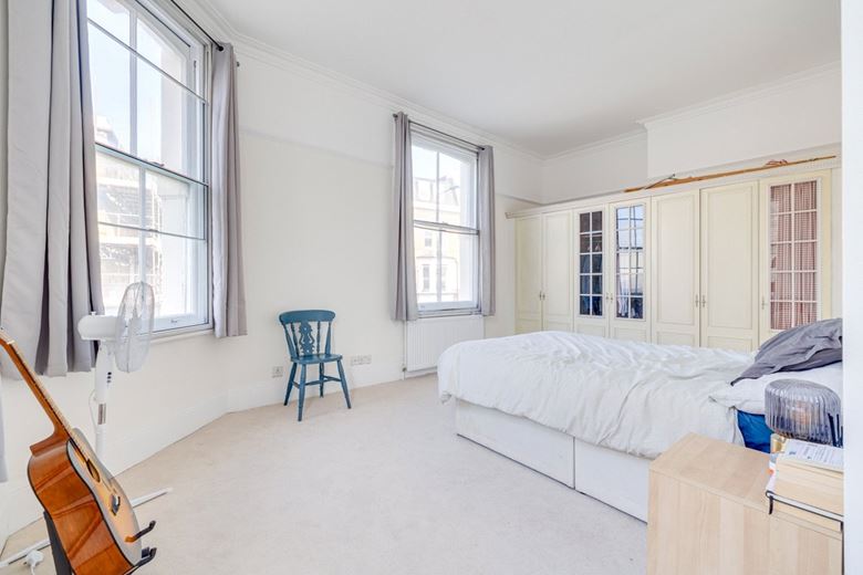 3 bedroom maisonette, Fulham Road, London SW6 - Let Agreed