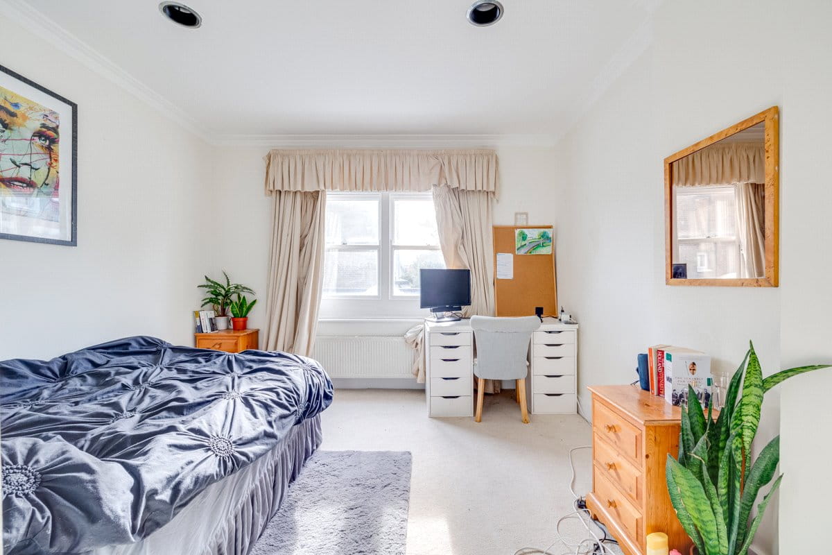 3 bedroom maisonette, Fulham Road, London SW6 - Let Agreed