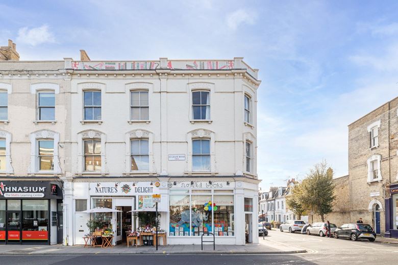 3 bedroom maisonette, Fulham Road, London SW6 - Let Agreed