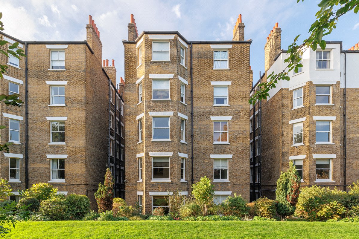 3 bedroom flat, Drive Mansions, Fulham Road SW6 - Let Agreed