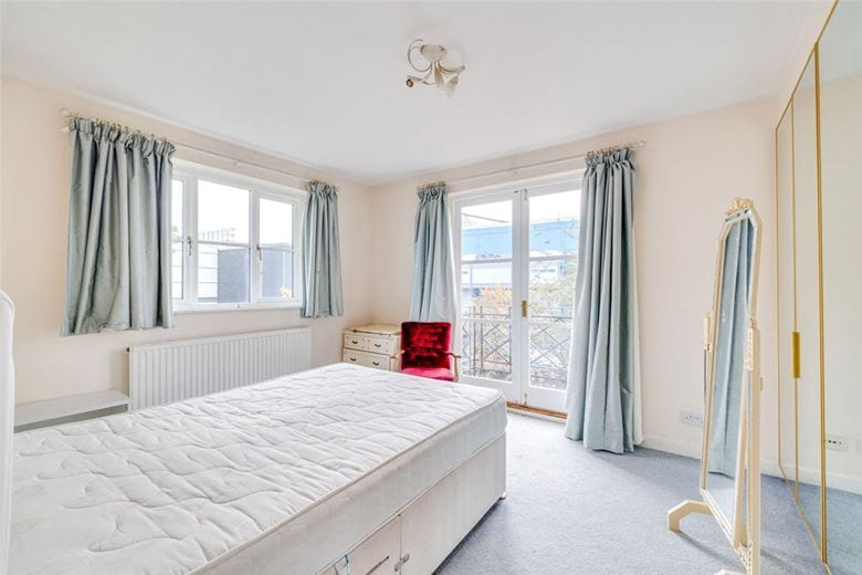 1 bedroom flat, Brompton Park Crescent, London SW6 - Let Agreed