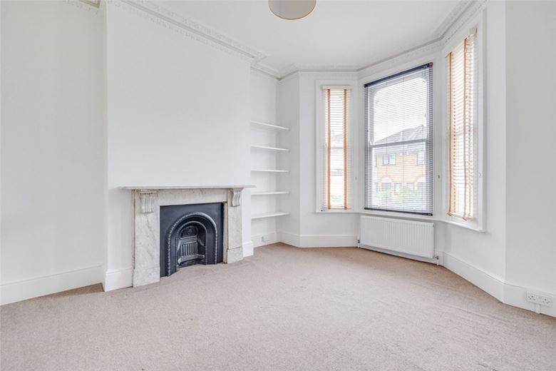 3 bedroom flat, Westcroft Square, London W6 - Available