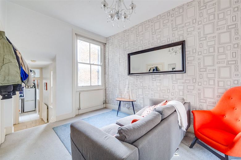 2 bedroom flat, Fulham Road, London SW6 - Available
