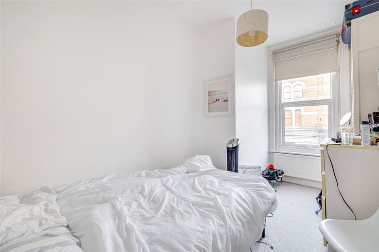 2 bedroom flat, Fulham Road, London SW6 - Available