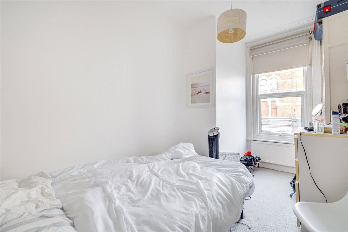 2 bedroom flat, Fulham Road, London SW6 - Available