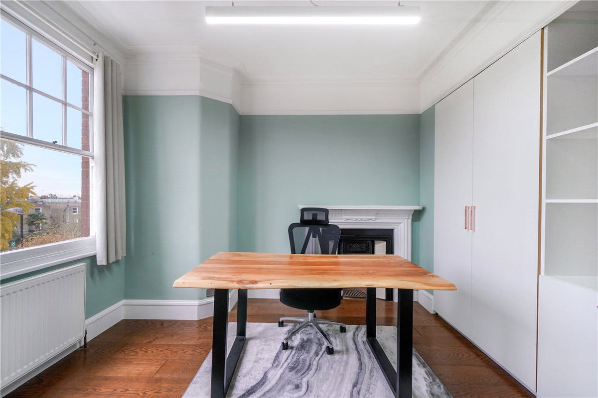 3 bedroom flat, Arundel Mansions, Kelvedon Road SW6 - Let Agreed