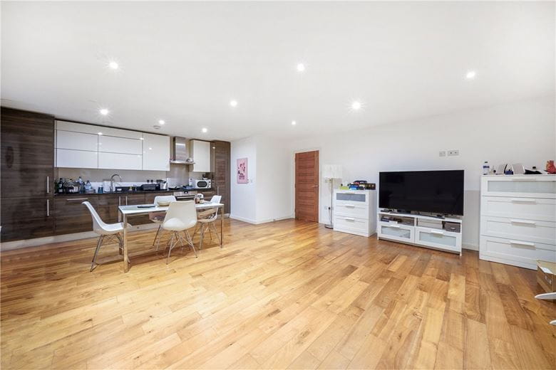 2 bedroom flat, Wyfold Road, London SW6 - Available