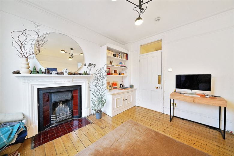 1 bedroom flat, Waldemar Avenue, London SW6 - Let Agreed