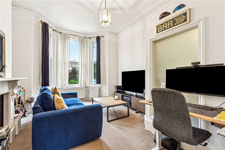 1 bedroom flat, Westcroft Square, London W6 - Let Agreed